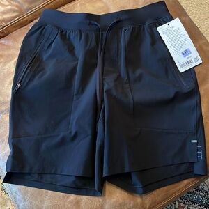 NWT Lululemon License to Train Short 7” men’s size small